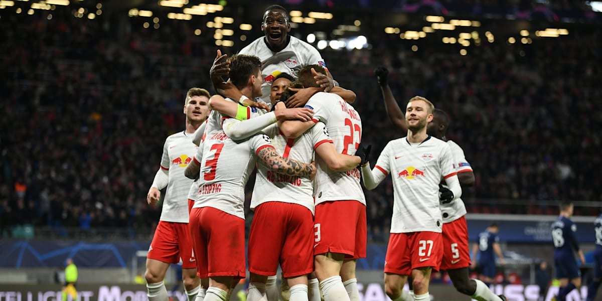 九游官网入口-上海申花训练开放日，关键时刻豪取连胜引欢呼，德国杯在即，阵容厚度经受考验(上海申花今天新闻)