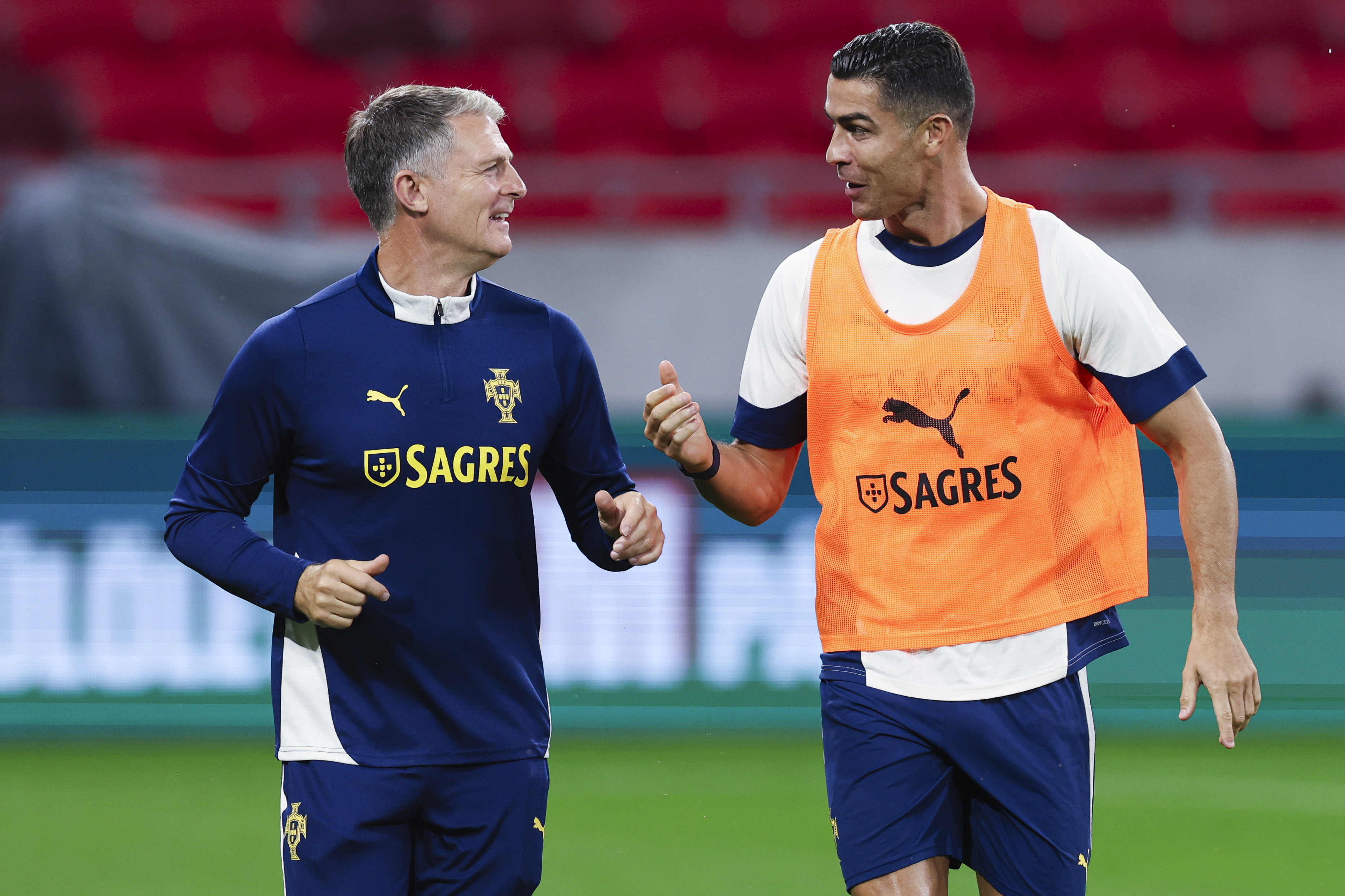 九游娱乐官方平台-包含赛后英超传出新动向，葡萄牙体育调整名单，管理层表态——气氛紧张，球队文化再被提及的词条