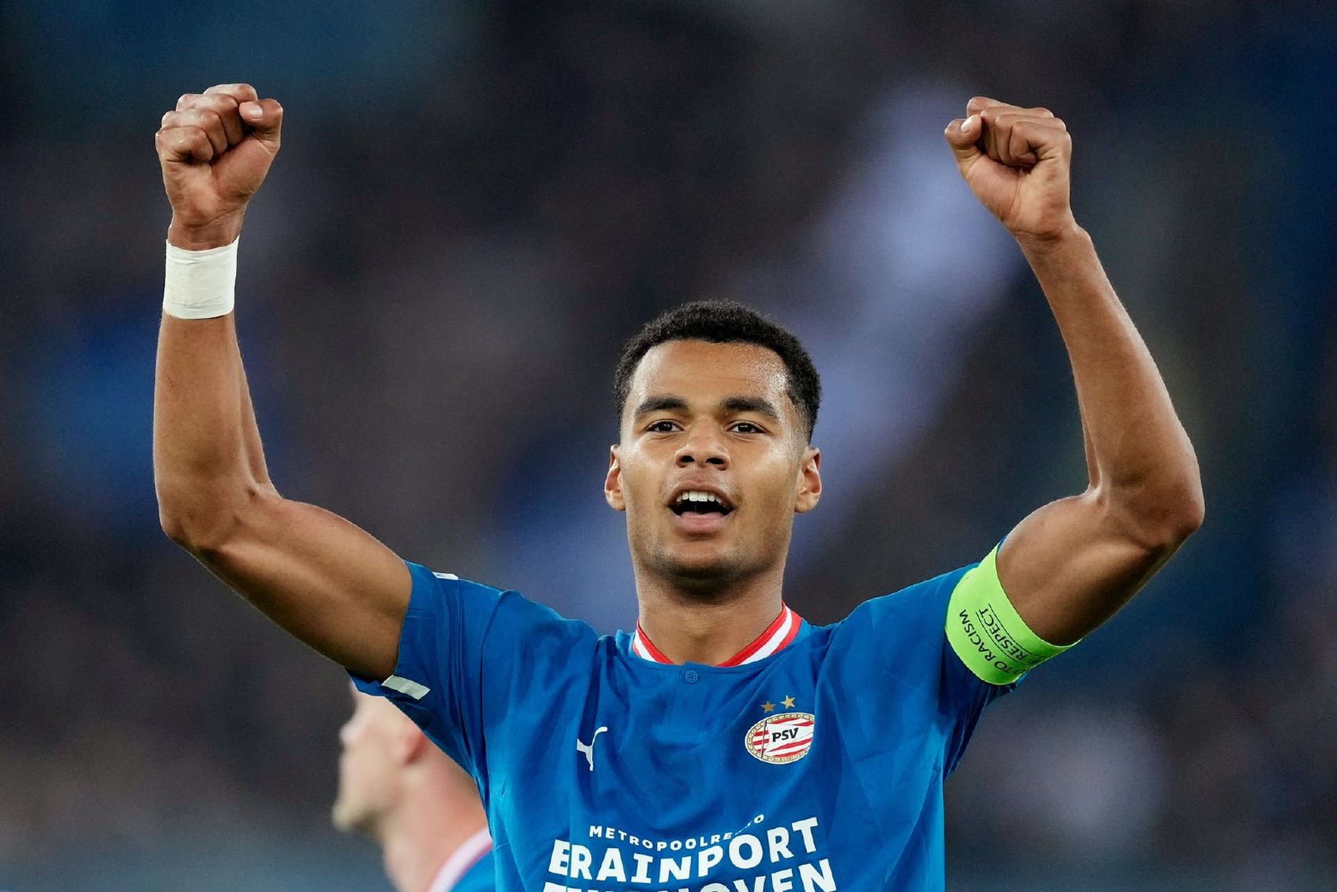 九游娱乐官方平台-埃因霍温训练开放日，关键时刻外线爆发引欢呼，西甲在即，临场指挥获称赞的简单介绍